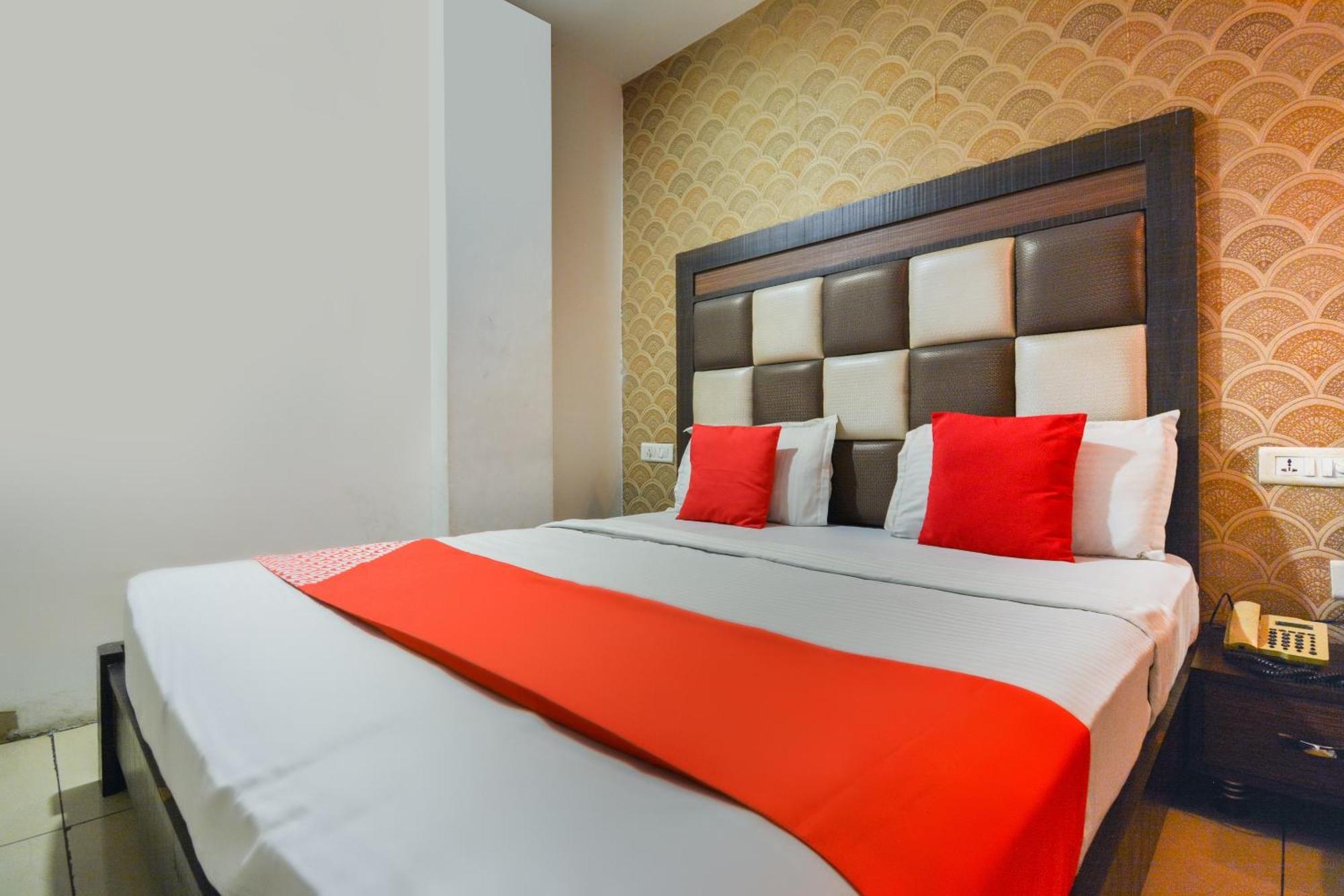 Hotel O Lexis Ludhiana Exterior foto