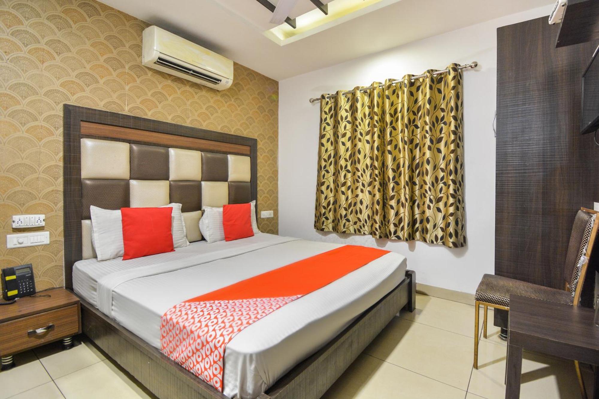 Hotel O Lexis Ludhiana Exterior foto