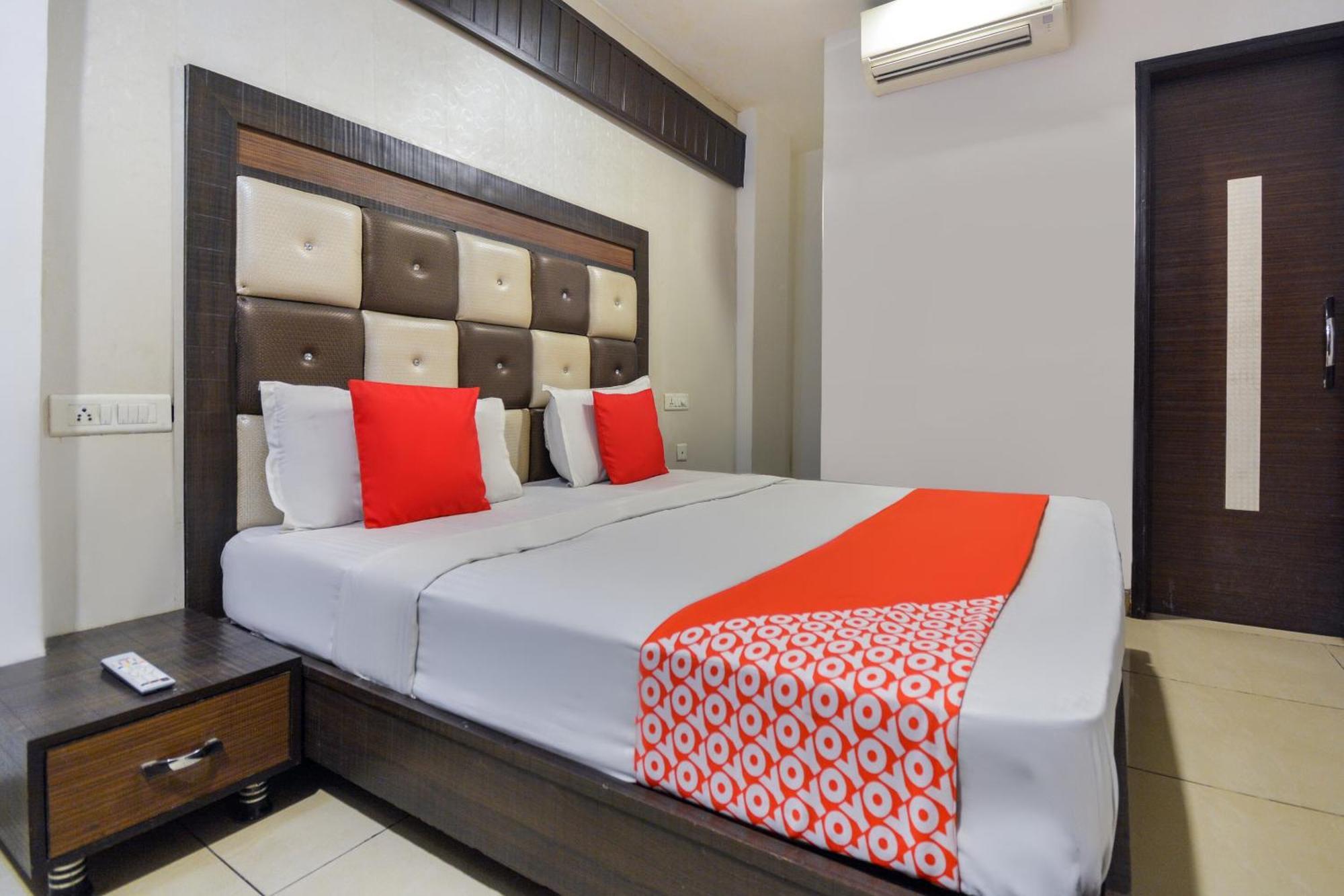 Hotel O Lexis Ludhiana Exterior foto